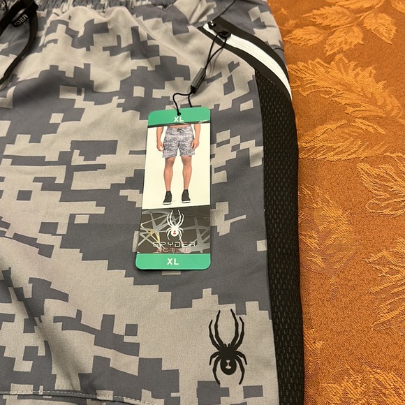 Spyder men’s active shorts camo gray size XL NWT 2 pockets - Picture 3 of 6